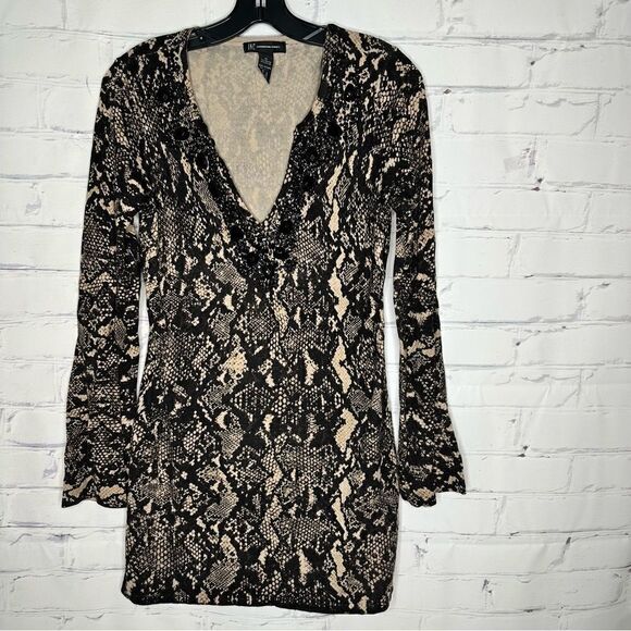 Inc International medium top with jewels - Picture 1 of 8